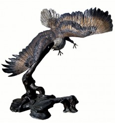 Bronze animalier : aigle en bronze BRZ0530 ( H .210 x L .210 Cm ) Poids : 300 Kg 