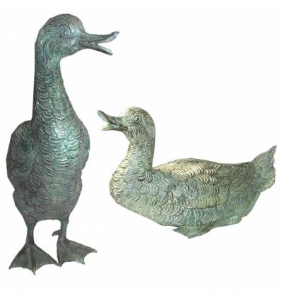 Bronze animalier : canard en bronze BRZ0384V ( H .45 x L .30 Cm ) Poids : 10 Kg 