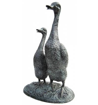 Bronze animalier : canard en bronze BRZ0637 ( H .40 x L . Cm ) Poids : 4 Kg 