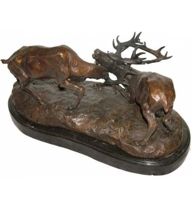 Bronze animalier : cerf en bronze BRZ1067/SM199 ( H .20 x L .43 Cm ) Poids : 11 Kg 