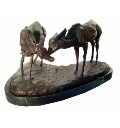 Bronze animalier : cerf en bronze BRZ1202/SM378 ( H .23 x L .43 Cm ) Poids : 11 Kg 