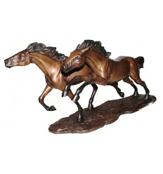 Bronze animalier : cheval en bronze BRZ1373  ( H .30 x L .63 Cm )  Poids : 9 Kg 