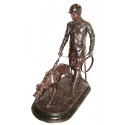 Sculpture en bronze - chasseur BRZ1401 ( H .110 x L .94 Cm ) Poids : 69 Kg 