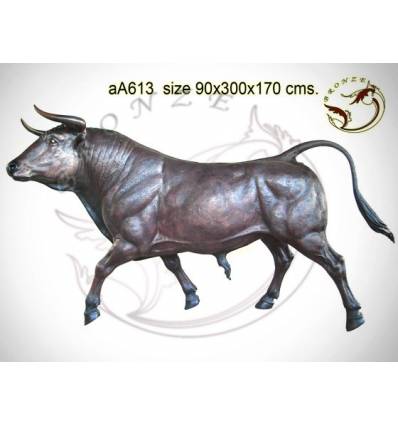 Taureau en bronze aa613-100 ( H .170 x L :300 Cm ) Poids : Kg 