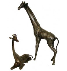 girafe en bronze BRZ0069M-26 ( H .66 x L . Cm ) Poids : 6 Kg 