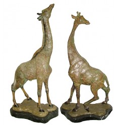 girafe en bronze BRZ1173 ( H .96 x L .53 Cm ) Poids : 35 Kg 