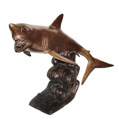 requin en bronze BRZ1158 ( H .56 x L :76 Cm ) Poids : 16 Kg 