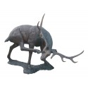 Cerf en bronze BRZ988 ( H .137 x L .208 Cm )