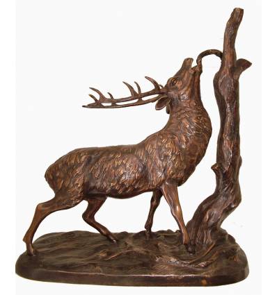 Sculpture d'un cerf en bronze Réf : BRZ0851