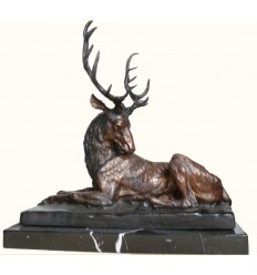 Sculpture en bronze d'un cerf couché Réf : BRZ1751SM