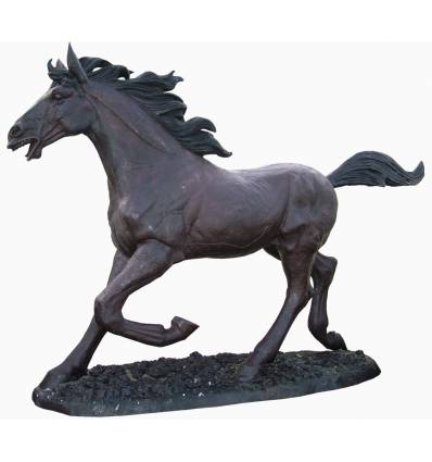 Cheval en bronze BRZ1453 ( H .185 x L .220 Cm ) Poids : 247 Kg 